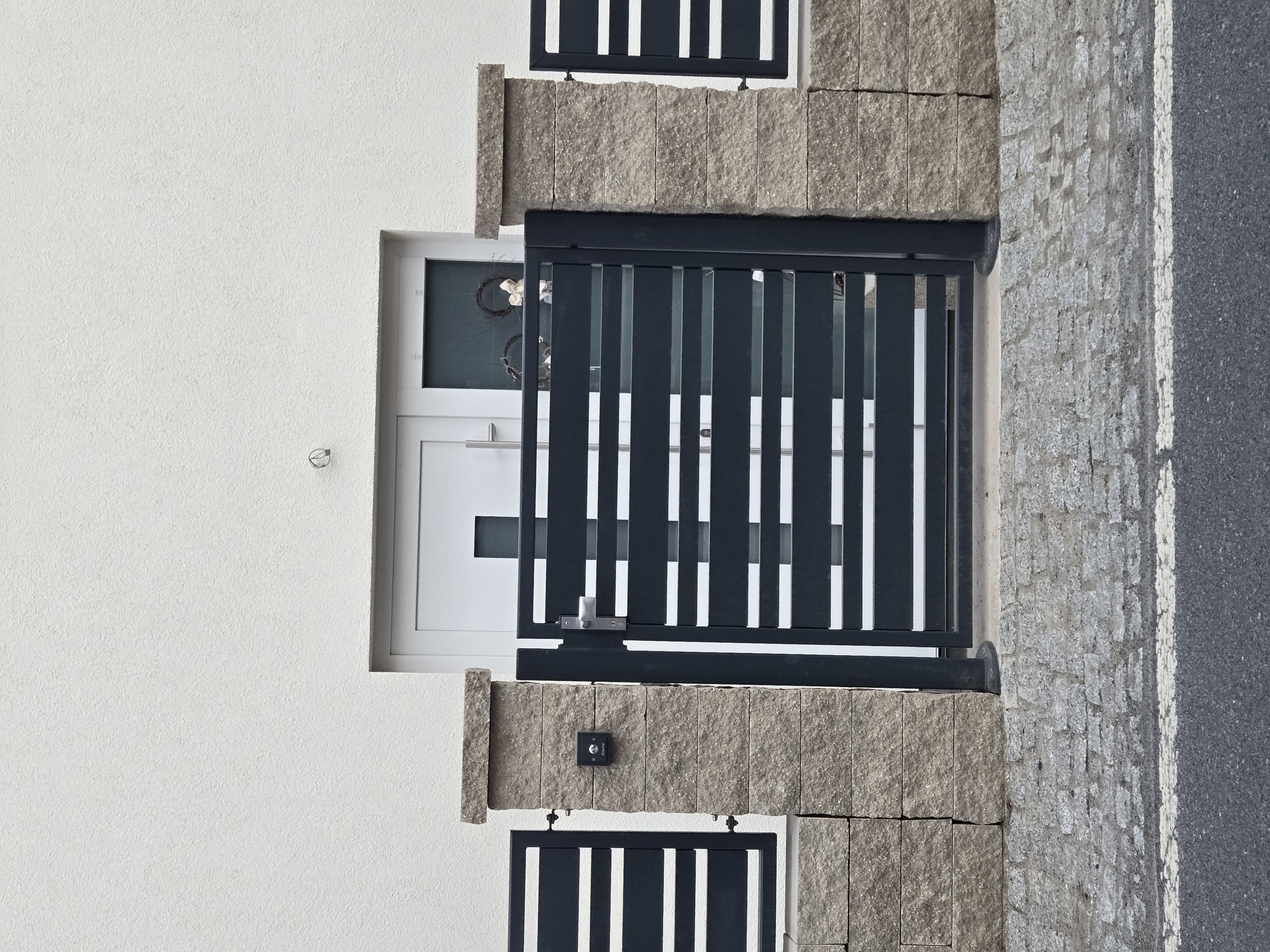 Moderne Zaunanlage 24 – Aluminium & Stahl, Modern – Maßanfertigung nach Maß
