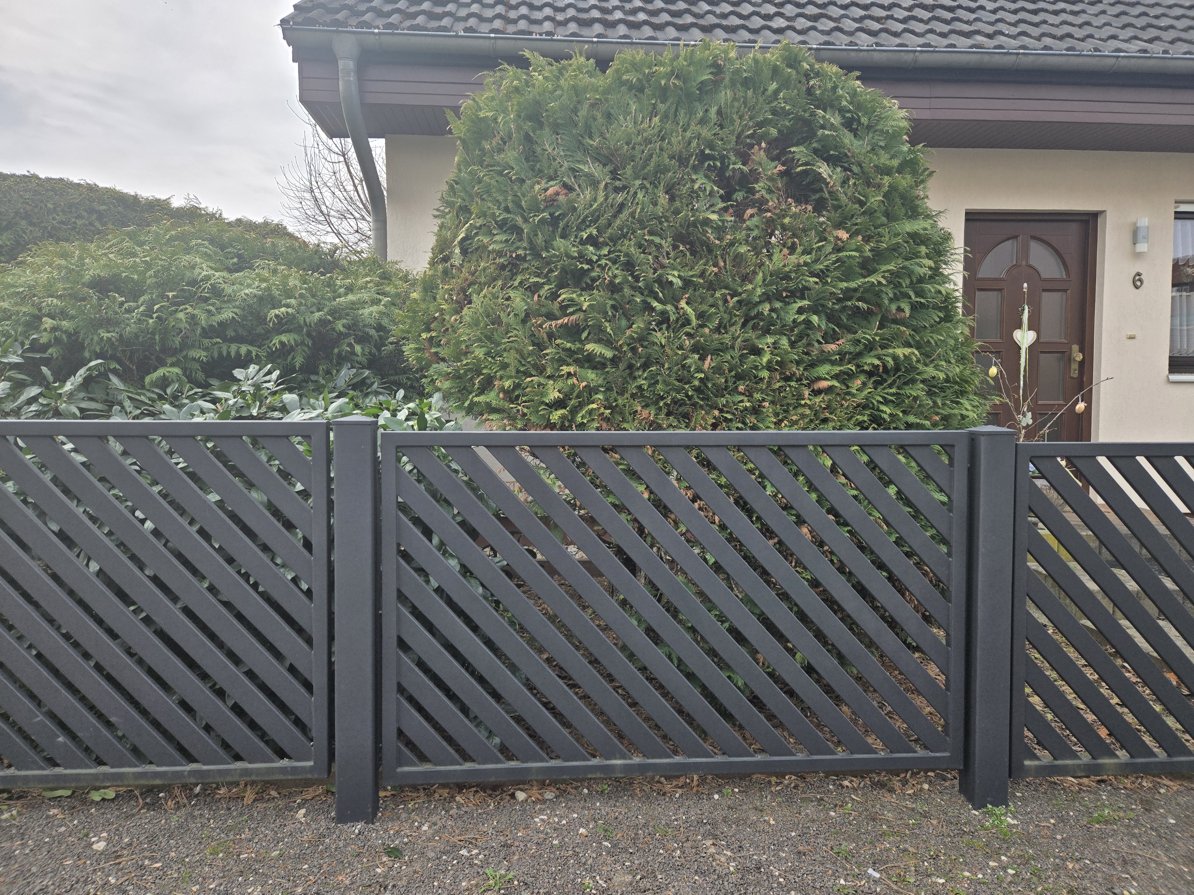 Moderne Zaunanlage 33 – Aluminium & Stahl, Modern – Maßanfertigung nach Maß