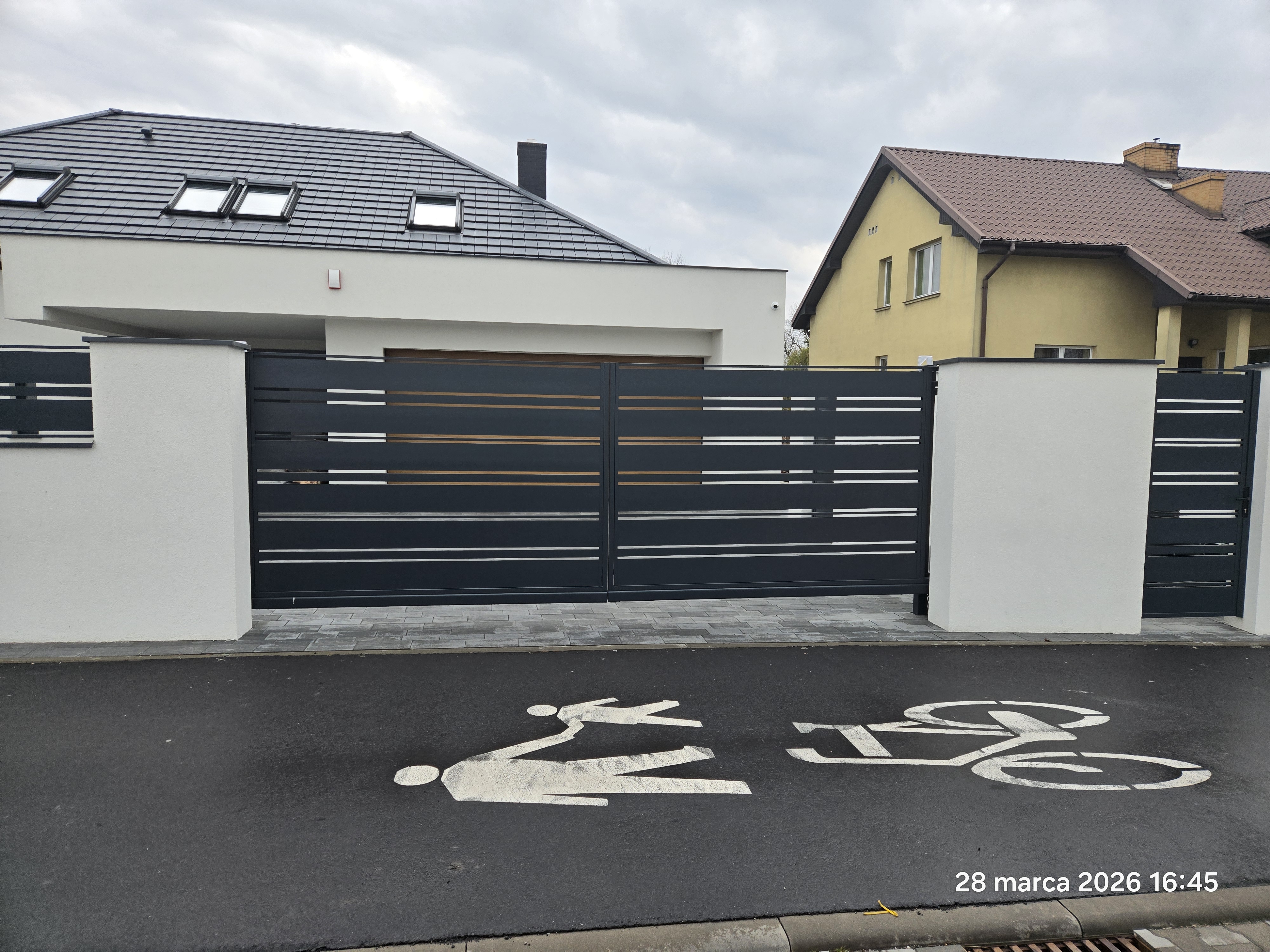 Moderne Zaunanlage 47 – Aluminium & Stahl, Modern – Maßanfertigung nach Maß