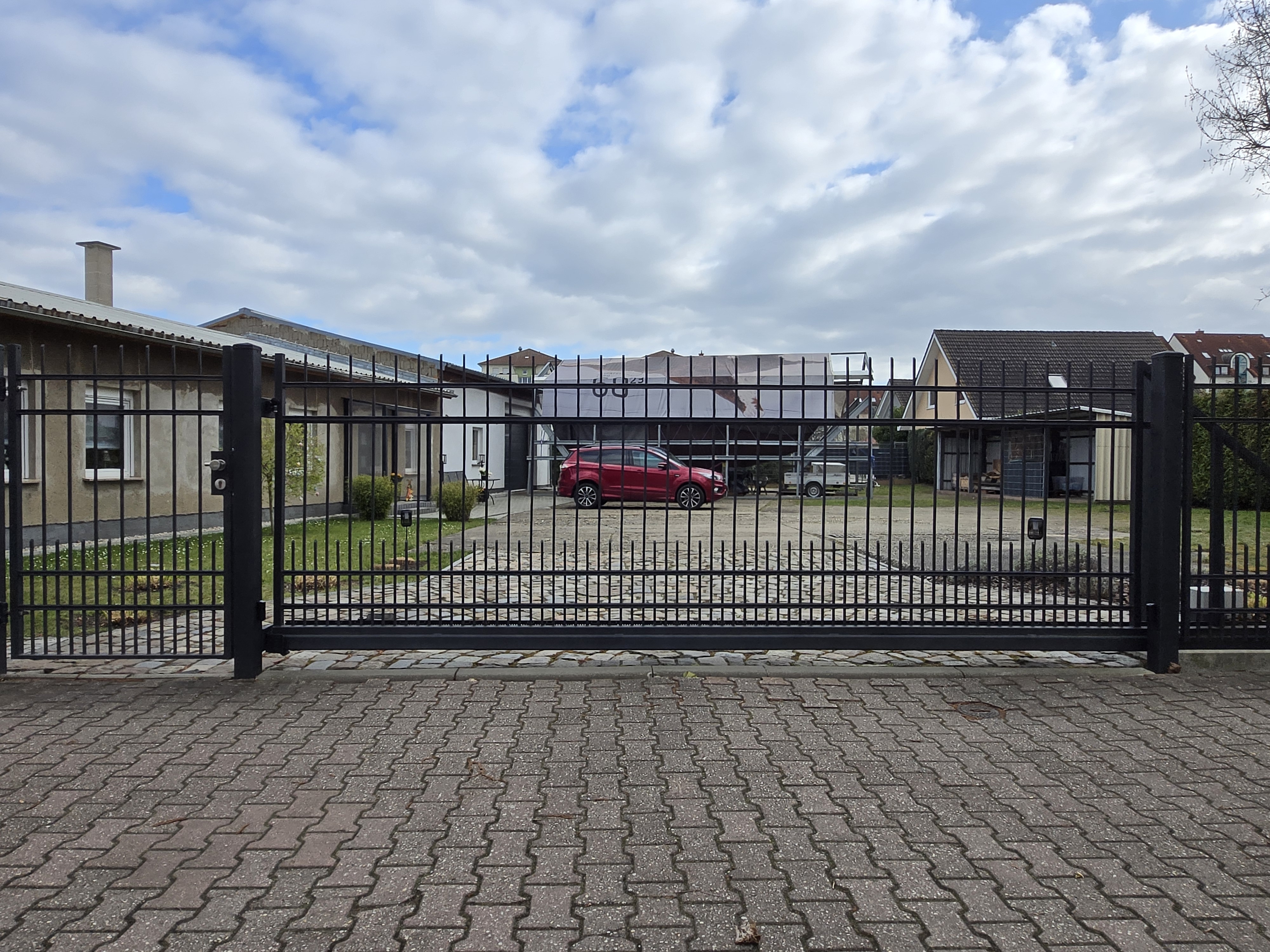 Moderne Zaunanlage 61 – Aluminium & Stahl, Modern – Maßanfertigung nach Maß