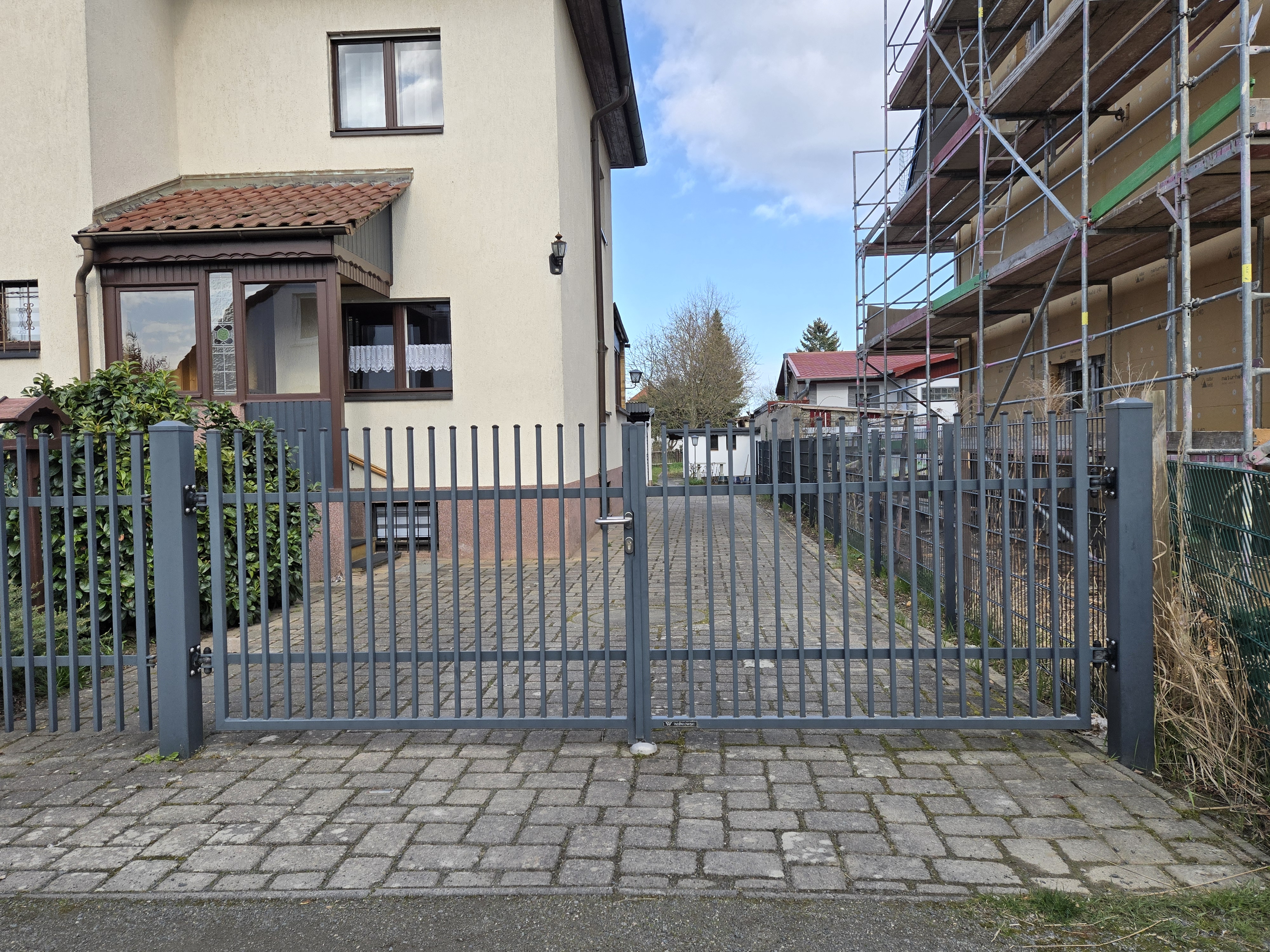 Moderne Zaunanlage 63 – Aluminium & Stahl, Modern – Maßanfertigung nach Maß